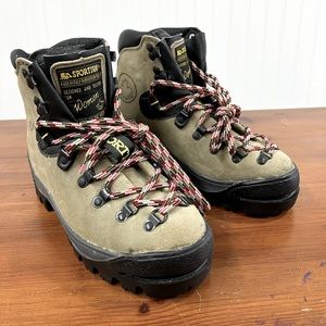 COPY - La Sportiva Mountain Women's EU 38.5 Leather Mountaineering Hiking Boots…